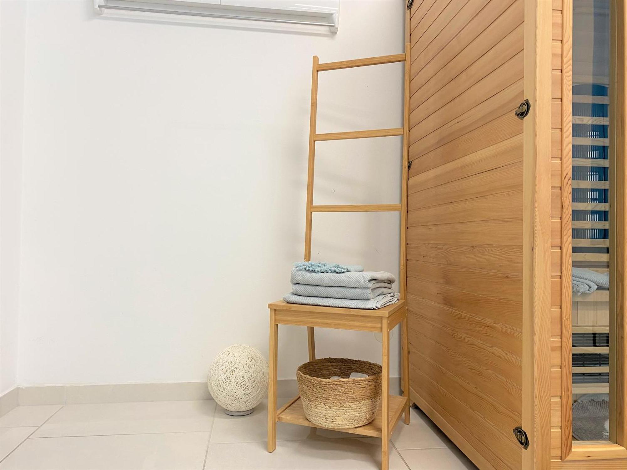 Stadtsuite Mit Sauna In Wiener Neustadt 135 M2 Exterior foto